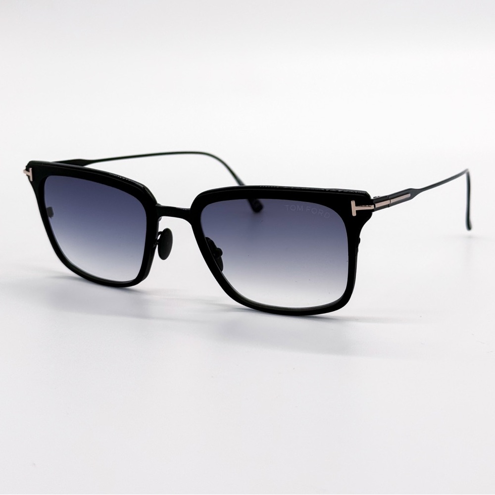 NEW TOM FORD HAYDEN TF831 02B TITANIUM SUNGLASSES FT0831/S 02B BLACK EYEWEAR